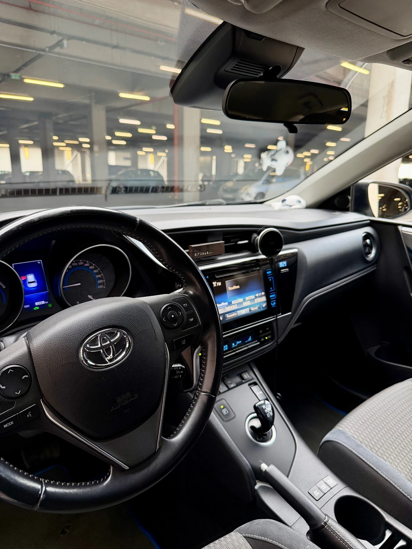 Toyota Auris | Първи собственик | ТМ Ауто София | Гаранция | , снимка 7 - Автомобили и джипове - 53845160