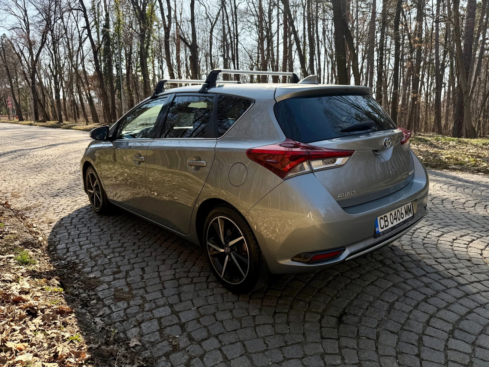 Toyota Auris ����� ����������, ��������, ����� �������� ������� | Mobile.bg � ����������� 4