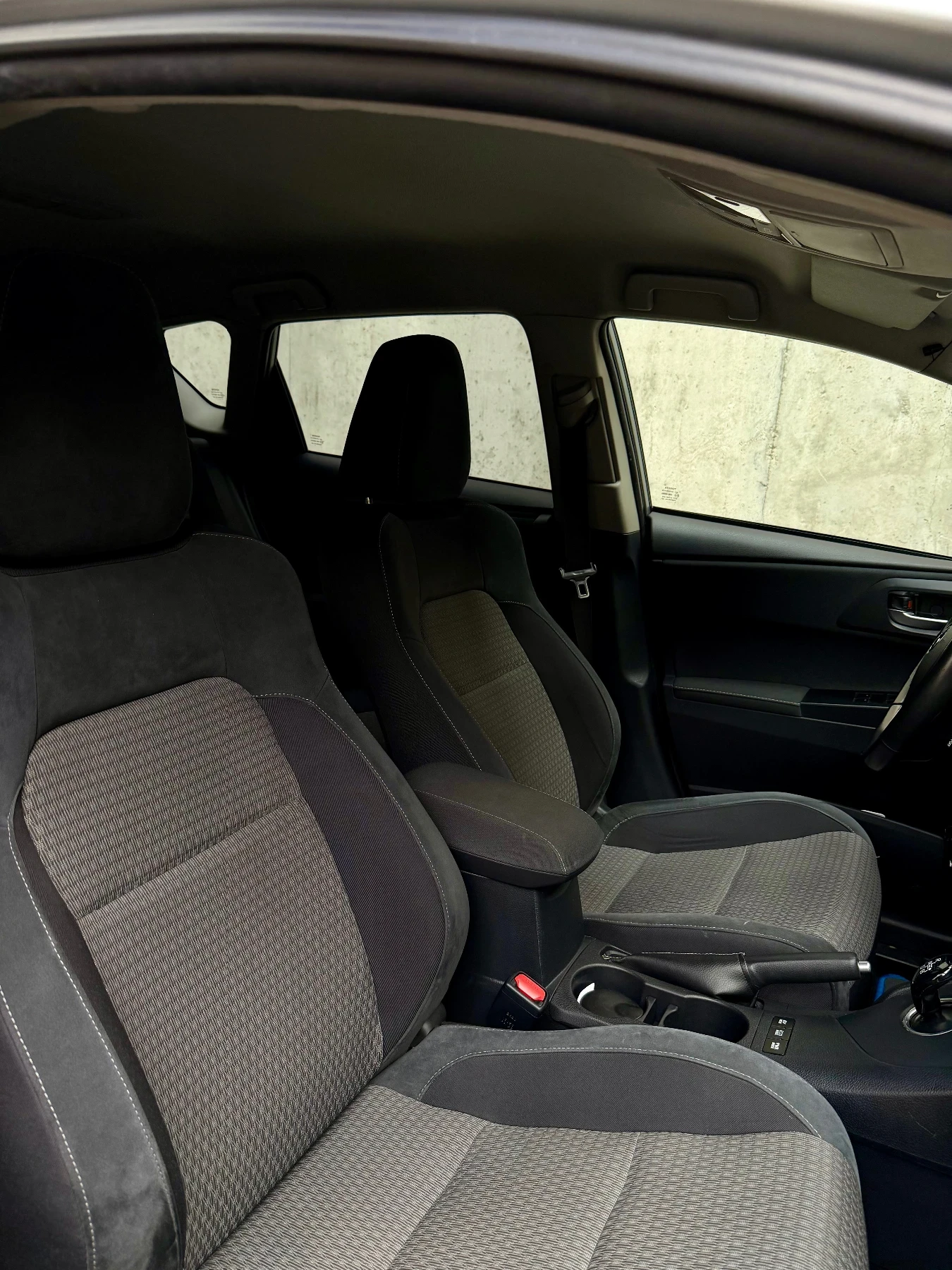 Toyota Auris | Първи собственик | ТМ Ауто София | Гаранция | , снимка 12 - Автомобили и джипове - 53845160