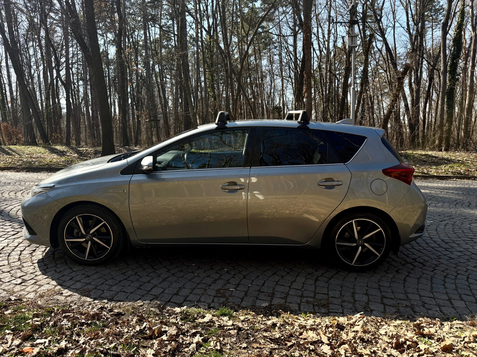 Toyota Auris ����� ����������, ��������, ����� �������� ������� | Mobile.bg � ����������� 5