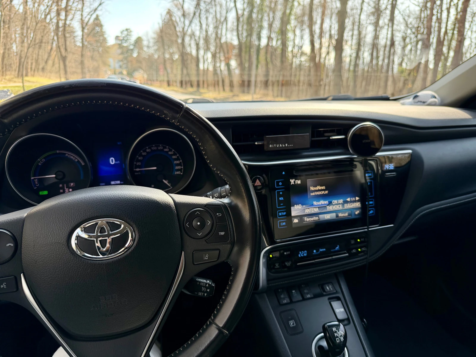 Toyota Auris ����� ����������, ��������, ����� �������� ������� | Mobile.bg � ����������� 7