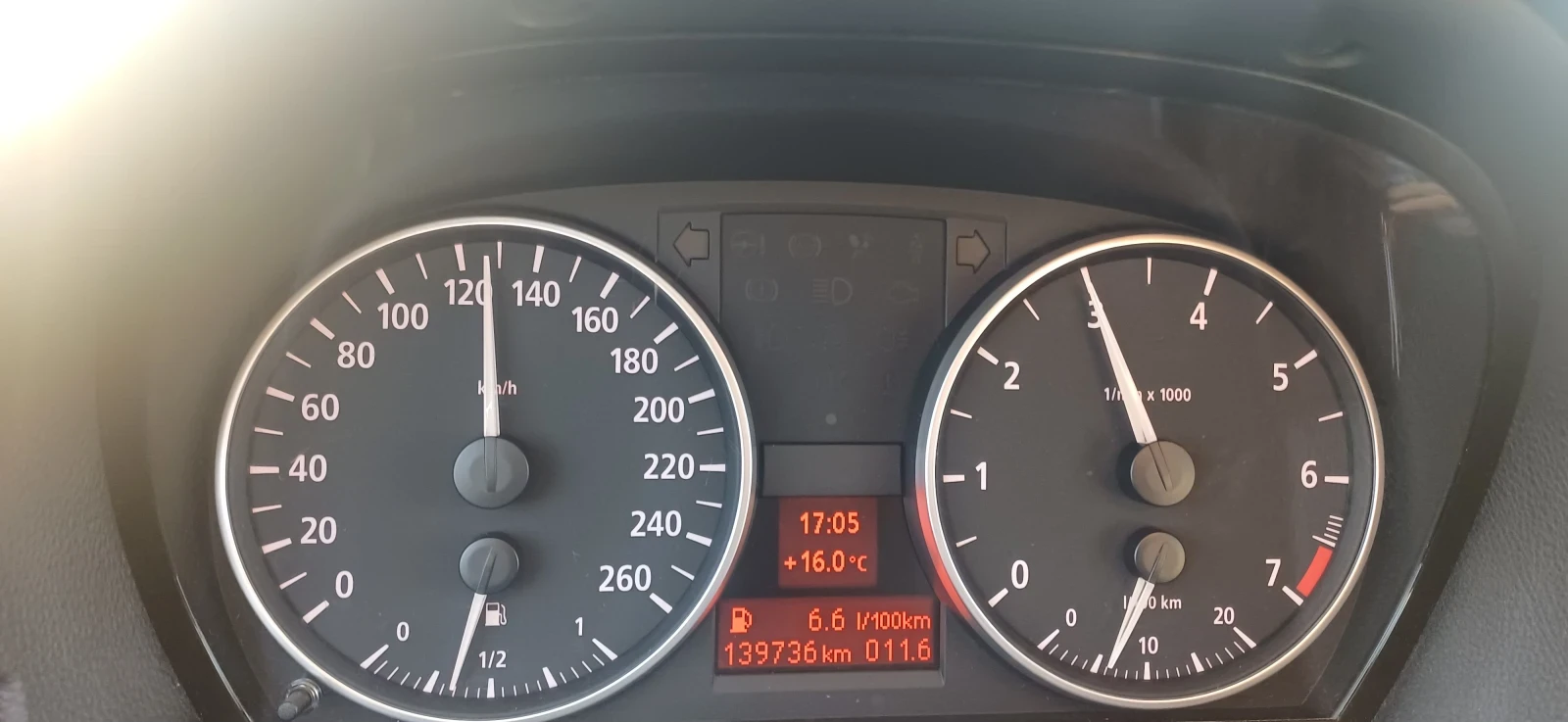 BMW 320 i, снимка 8 - Автомобили и джипове - 53879944