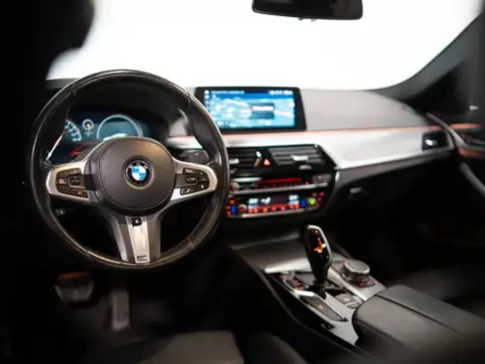 BMW 530 2017/M-sport/X-drive/B48/8ZF/PANO/DRIVE SELECT, снимка 8 - Автомобили и джипове - 53972040