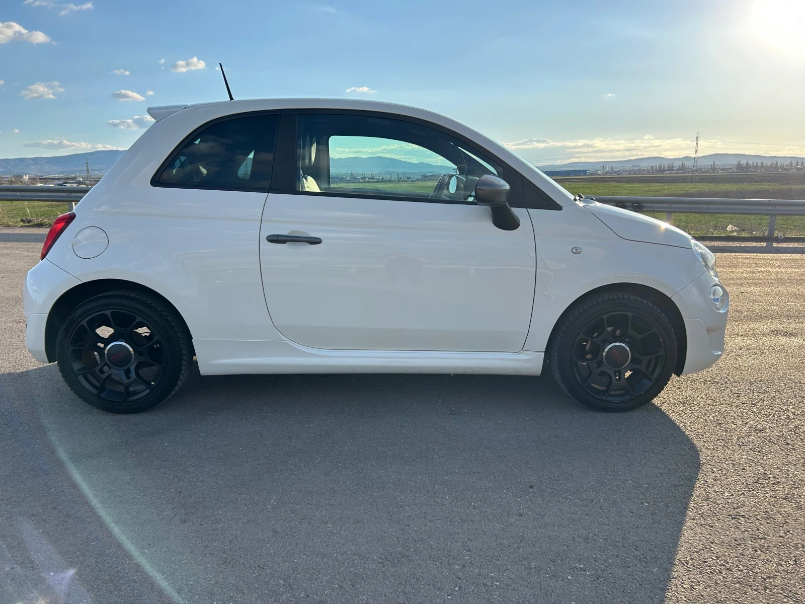 Fiat 500 Facelift Sport, снимка 2 - Автомобили и джипове - 54100690