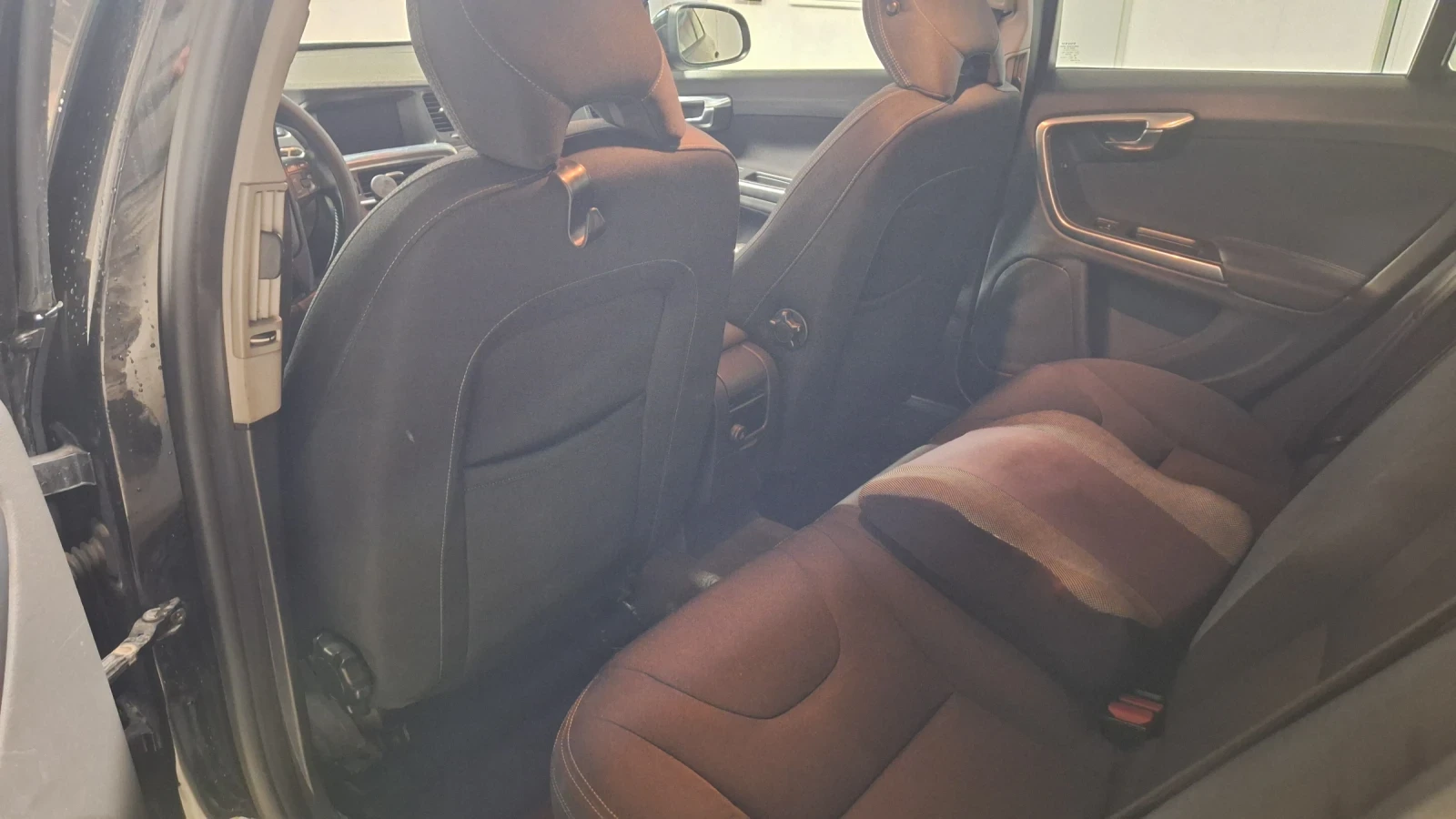 Volvo V60 D2, 1, 6 drive, снимка 5 - Автомобили и джипове - 54177780