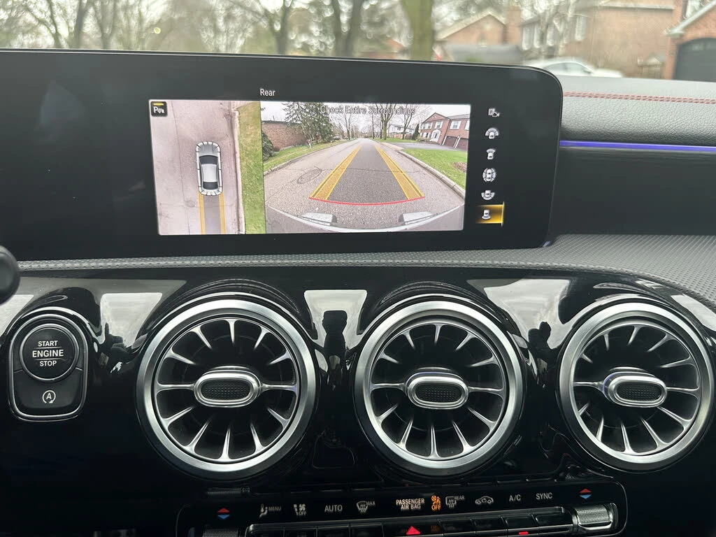 Mercedes-Benz CLA 250 4MATIC* AMG* ПАНОРАМА* 360 КАМЕРИ* AMBIENT* KEYLES, снимка 11 - Автомобили и джипове - 54224580