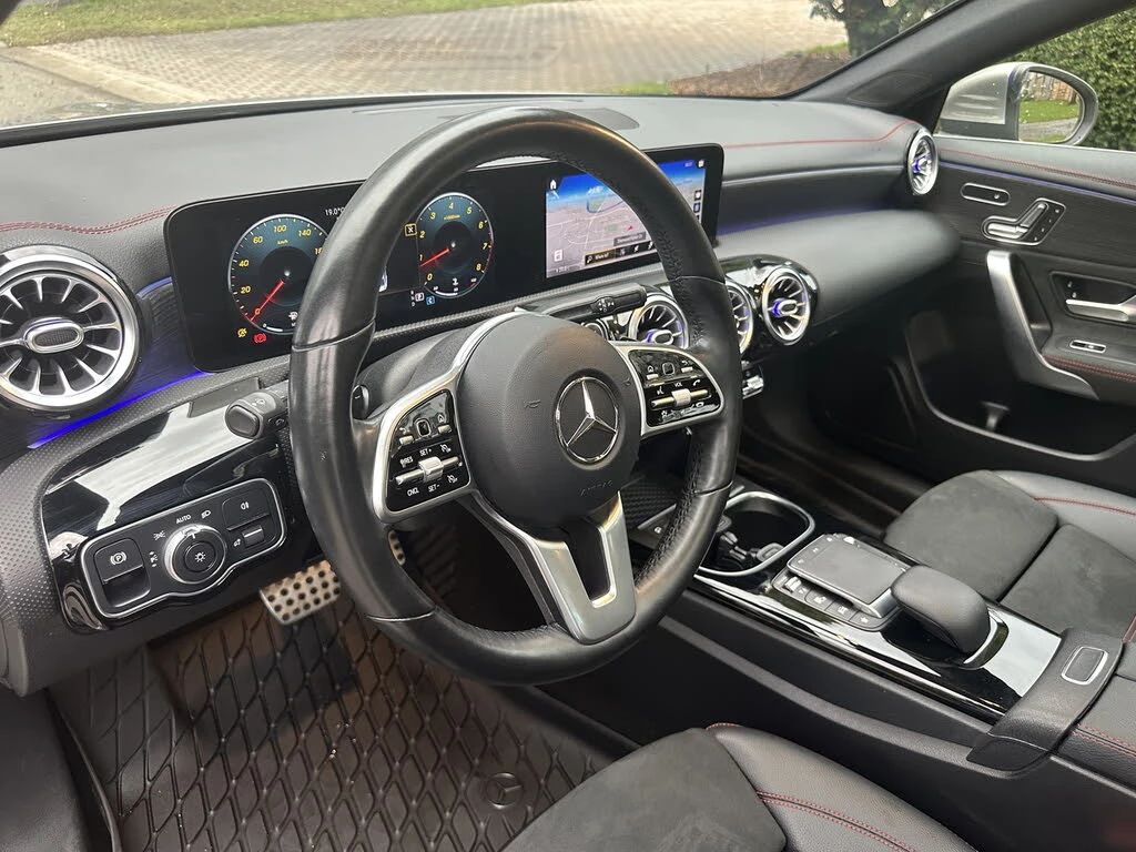 Mercedes-Benz CLA 250 4MATIC* AMG* ПАНОРАМА* 360 КАМЕРИ* AMBIENT* KEYLES, снимка 9 - Автомобили и джипове - 54224580