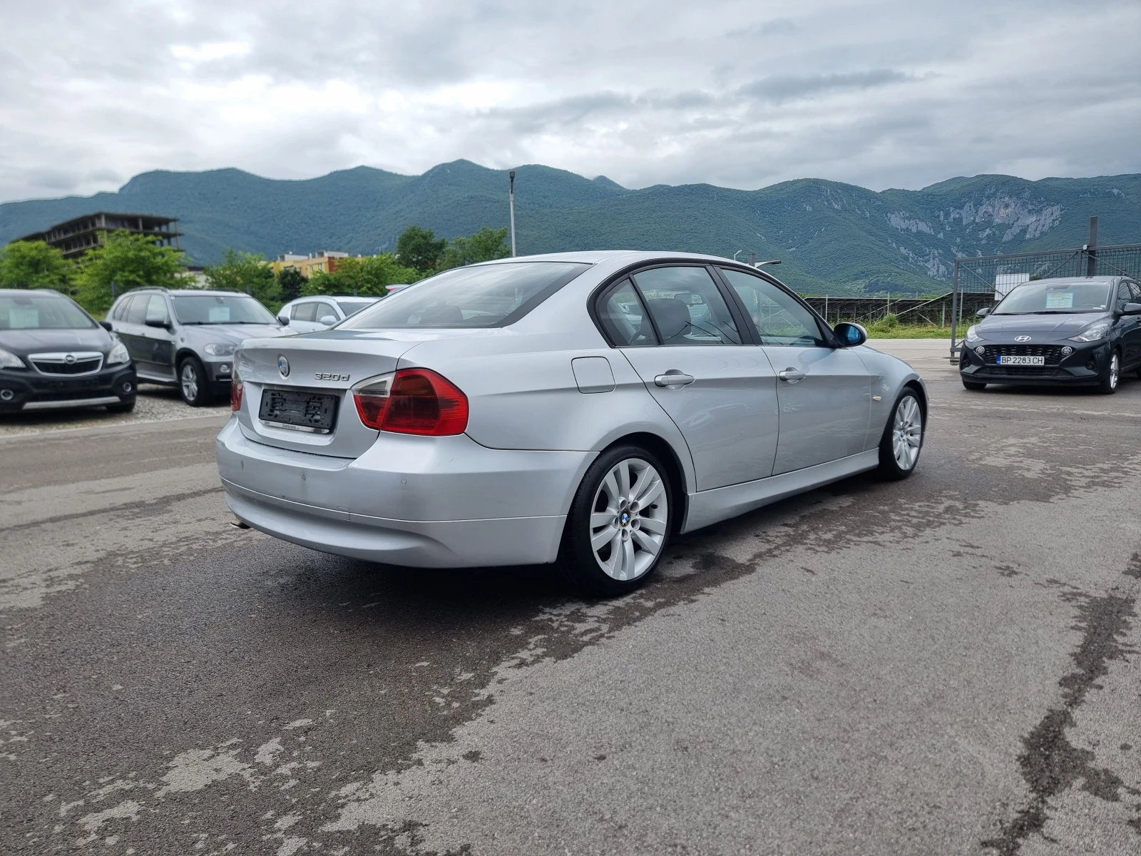 BMW 320 2.0D, снимка 7 - Автомобили и джипове - 54643842