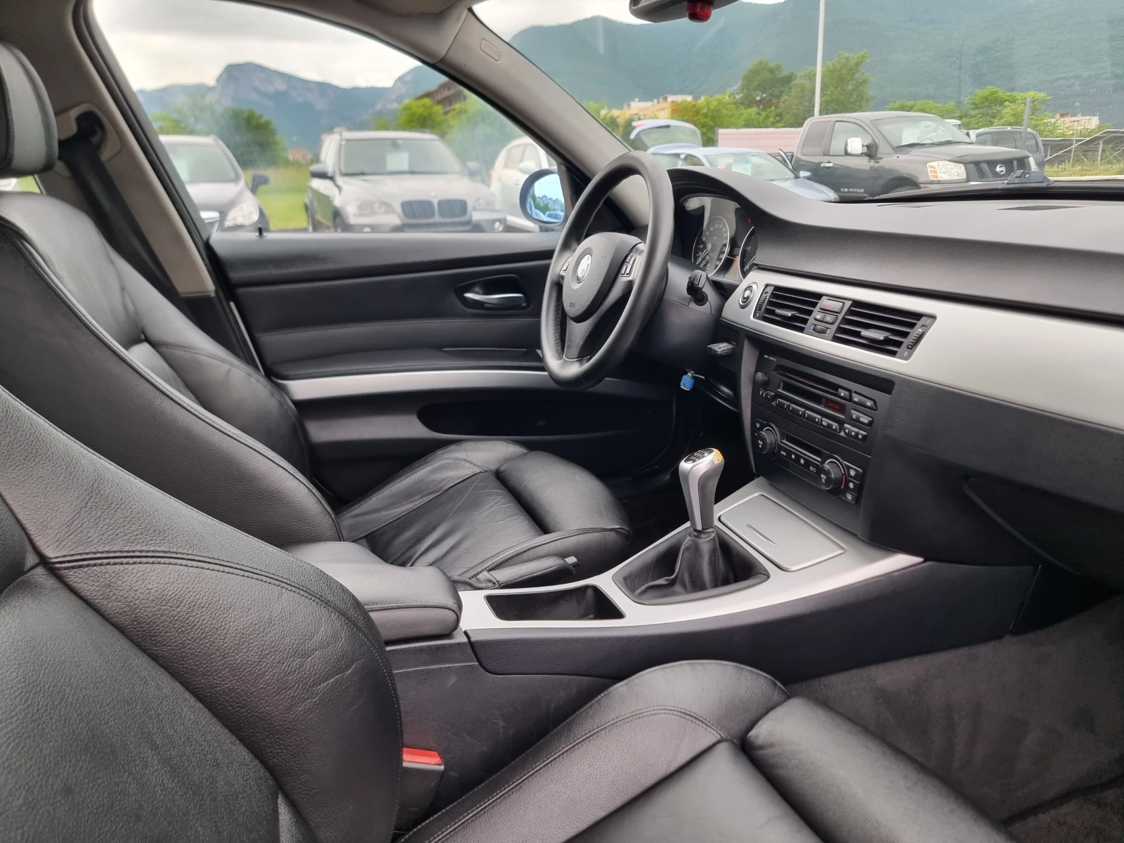 BMW 320 2.0D, снимка 16 - Автомобили и джипове - 54643842
