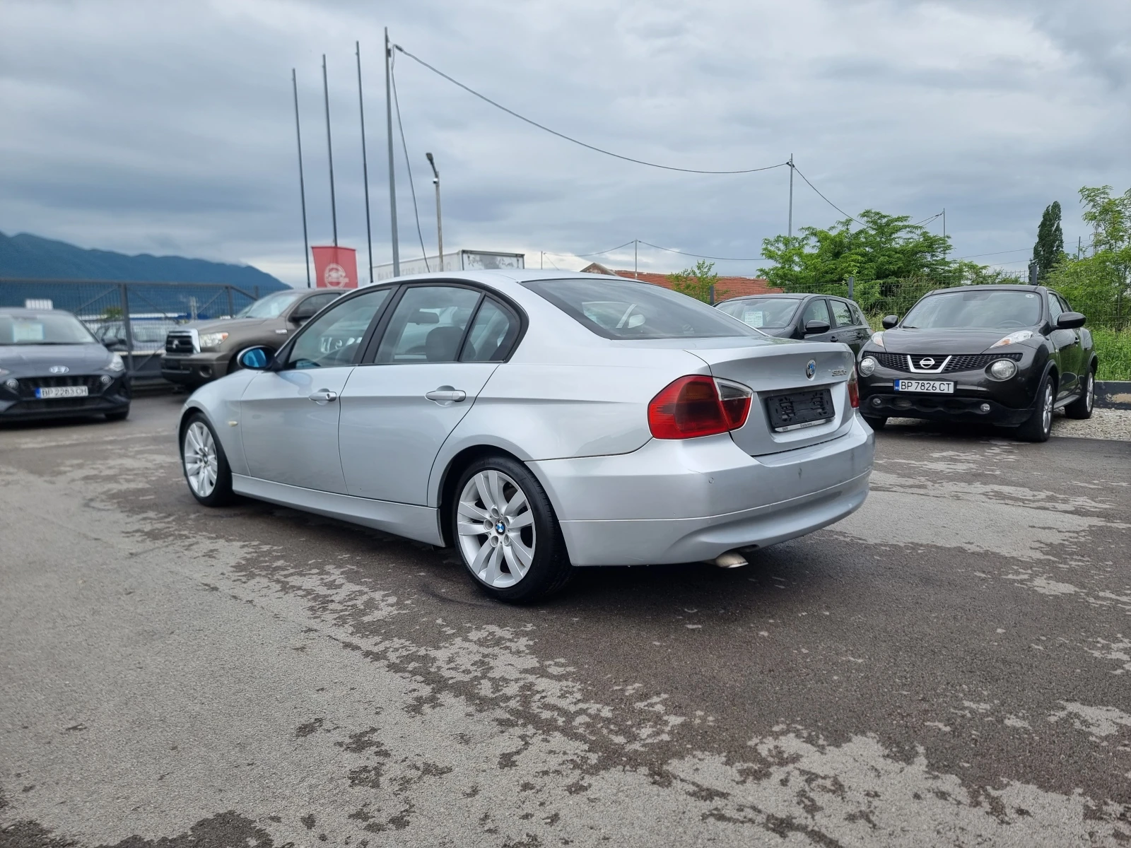 BMW 320 2.0D, снимка 4 - Автомобили и джипове - 54643842