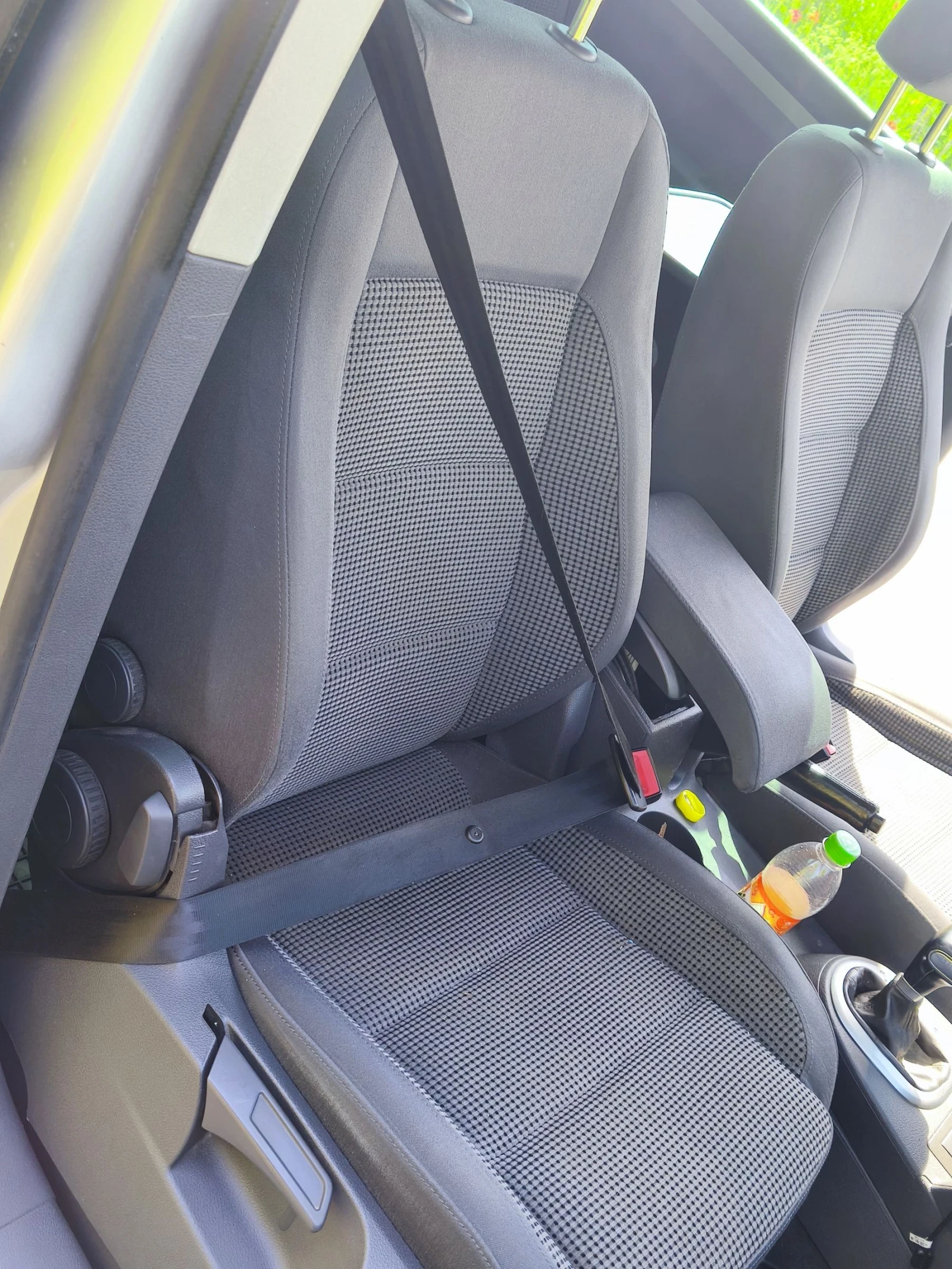 VW Touran 1.9 TDI HIGH LINE , снимка 8 - Автомобили и джипове - 54669670