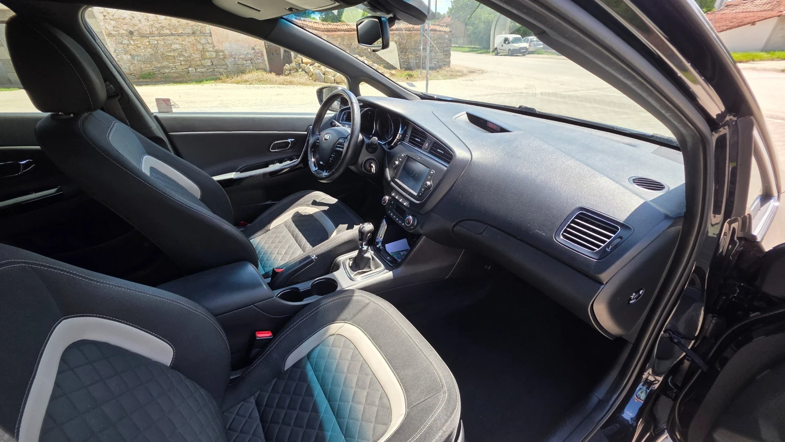 Kia Ceed GT, снимка 14 - Автомобили и джипове - 54673563