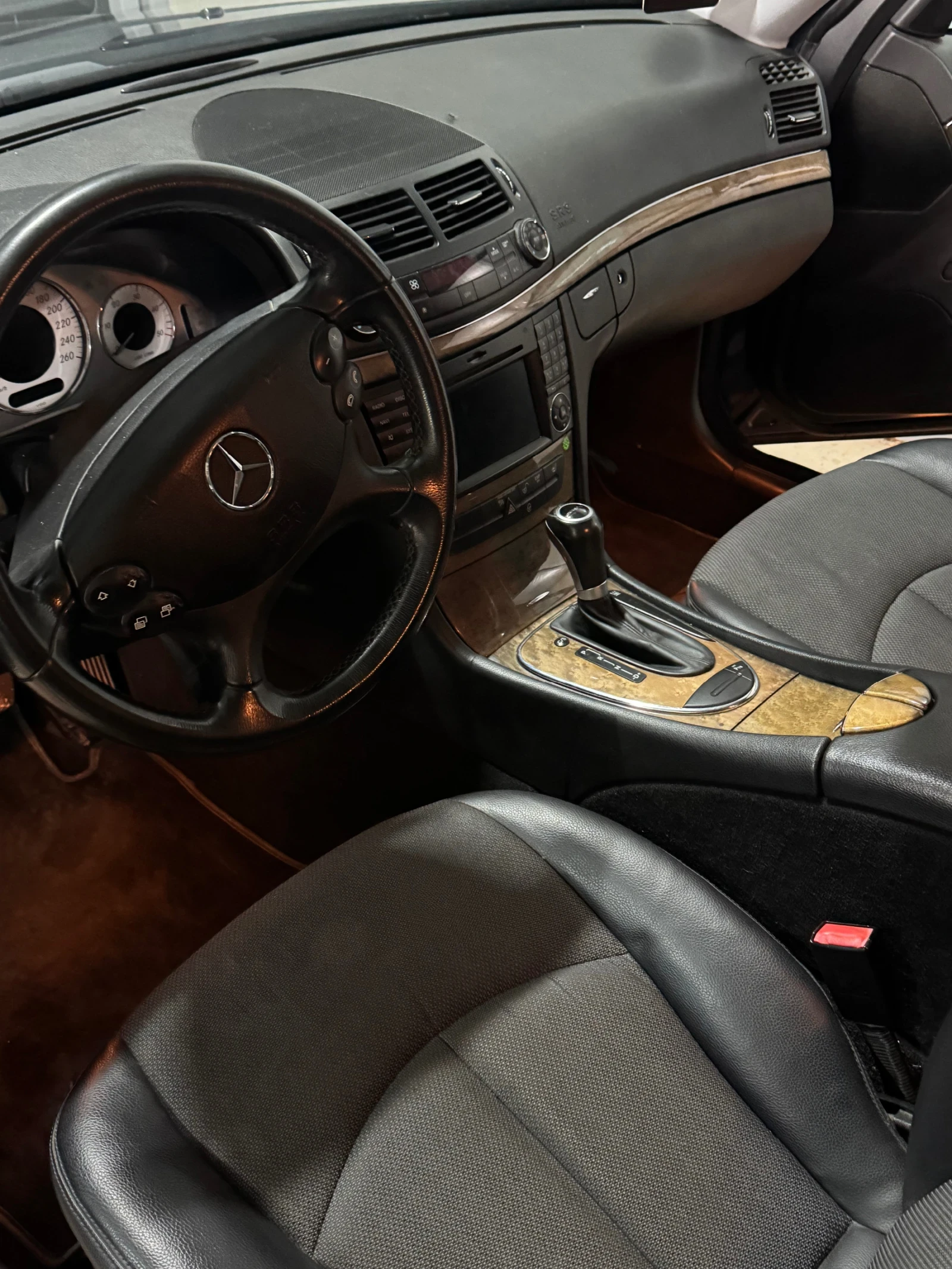 Mercedes-Benz E 220 Е220, снимка 11 - Автомобили и джипове - 55162746