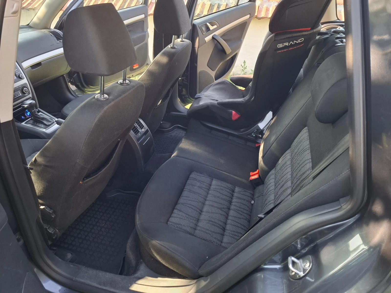 Skoda Octavia, снимка 8 - Автомобили и джипове - 55359489