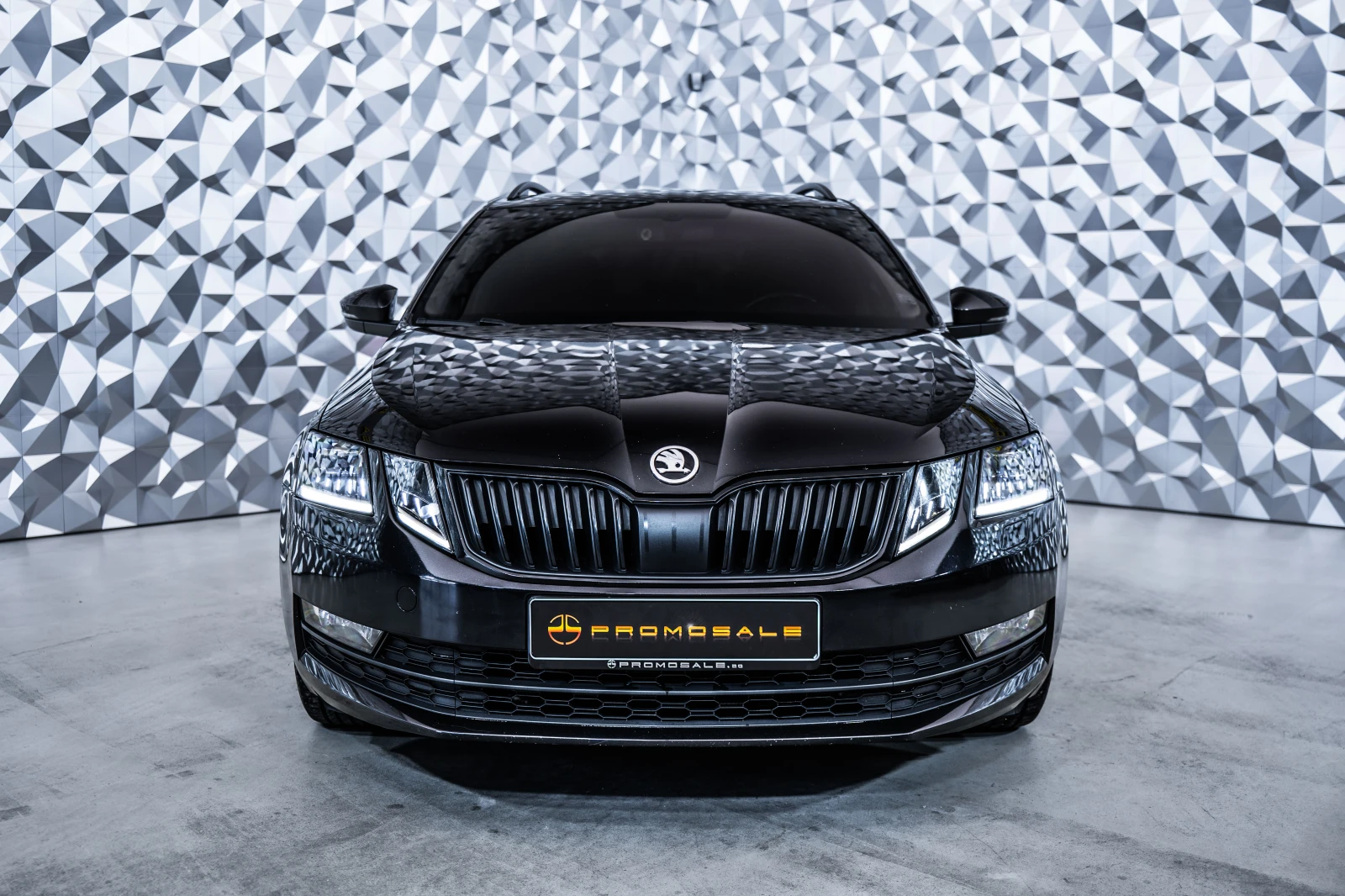 Skoda Octavia 2, 0 TDI DSG * LED* Keyless* Подгрев* , снимка 2 - Автомобили и джипове - 55570671