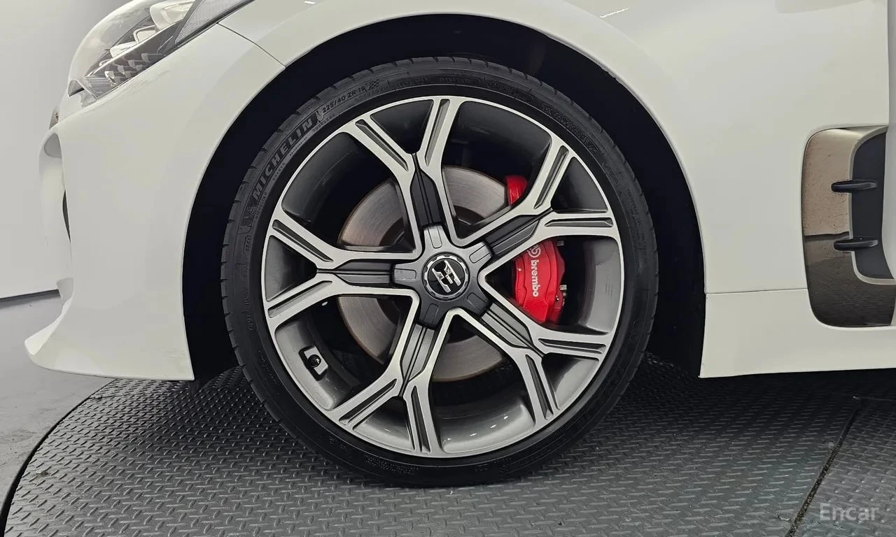 Kia Stinger * 3.3 Turbo AWD * БЕЗ ПЪРВОНАЧАЛНА ВНОСКА, снимка 5 - Автомобили и джипове - 55834179