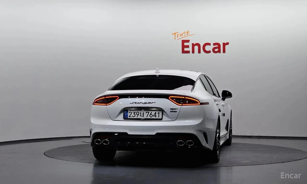 Kia Stinger * 3.3 Turbo AWD * БЕЗ ПЪРВОНАЧАЛНА ВНОСКА, снимка 4 - Автомобили и джипове - 55834179