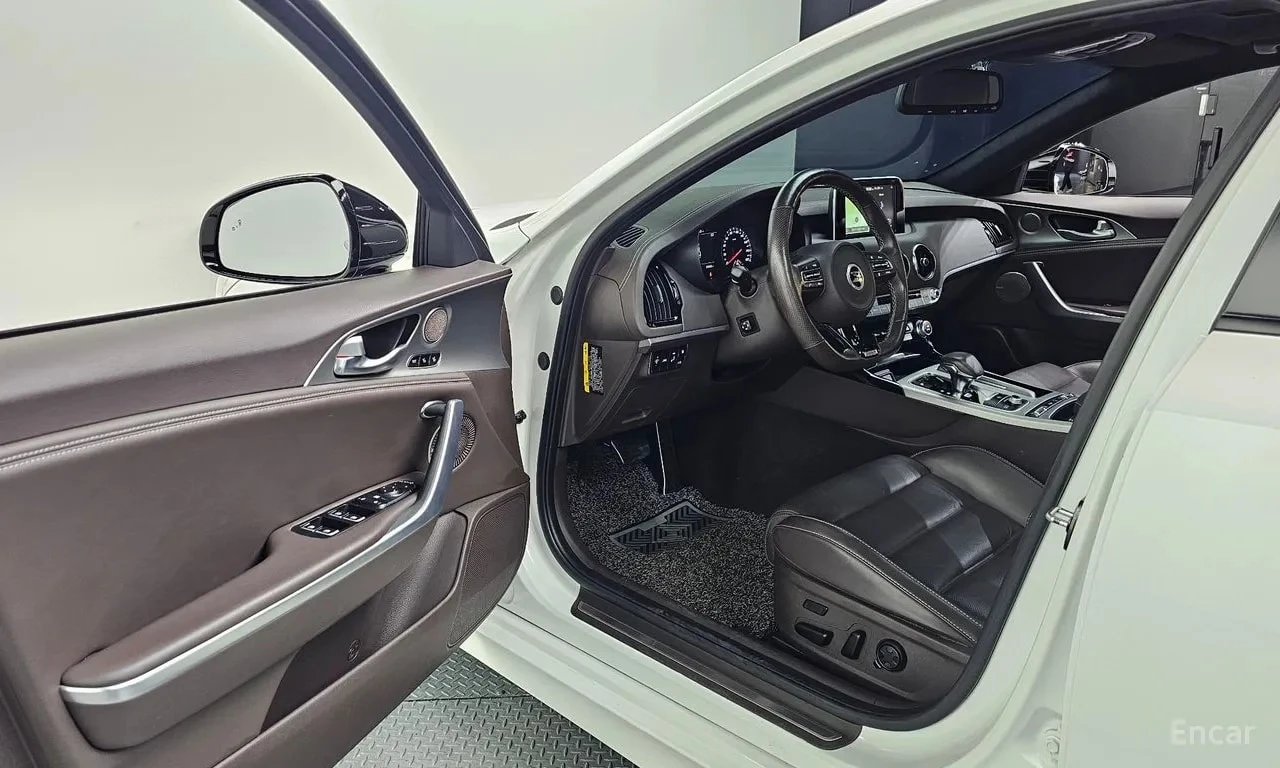 Kia Stinger * 3.3 Turbo AWD * БЕЗ ПЪРВОНАЧАЛНА ВНОСКА, снимка 10 - Автомобили и джипове - 55834179