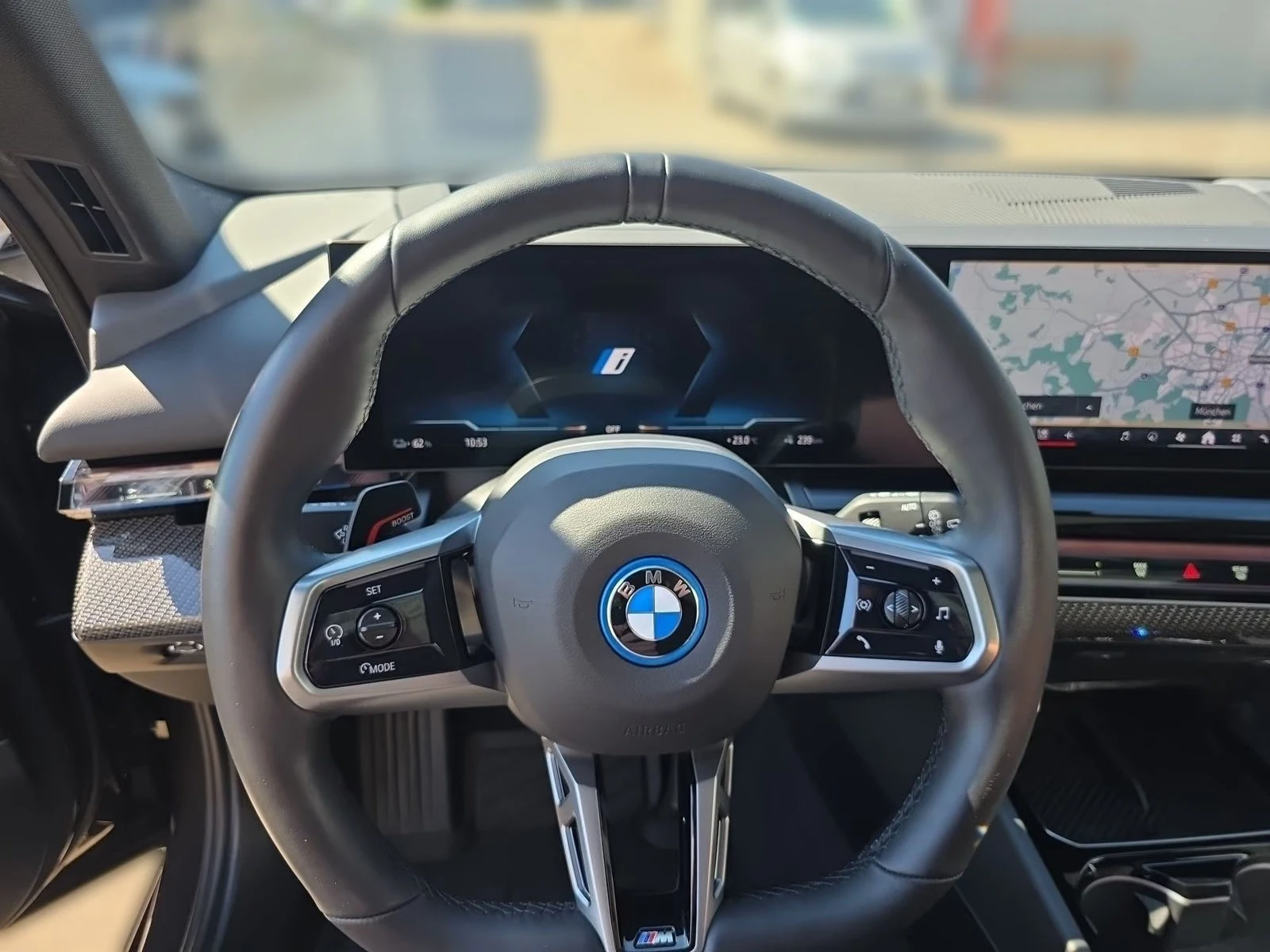 BMW i5 40eDRIVE/340HP/MSPORT/360/PANO/I-GLOW/901z, снимка 5 - Автомобили и джипове - 56199922