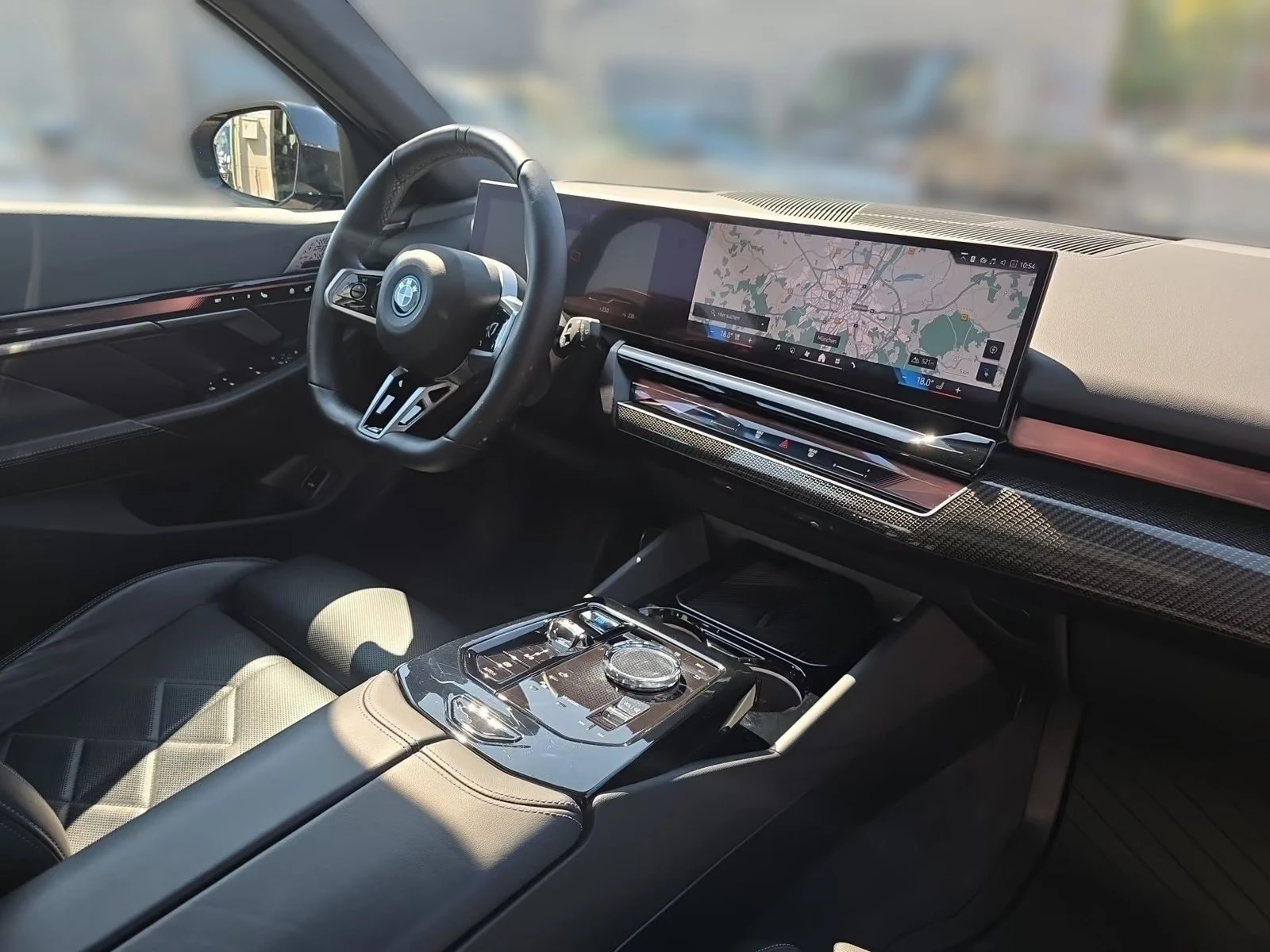 BMW i5 40eDRIVE/340HP/MSPORT/360/PANO/I-GLOW/901z, снимка 7 - Автомобили и джипове - 56199922