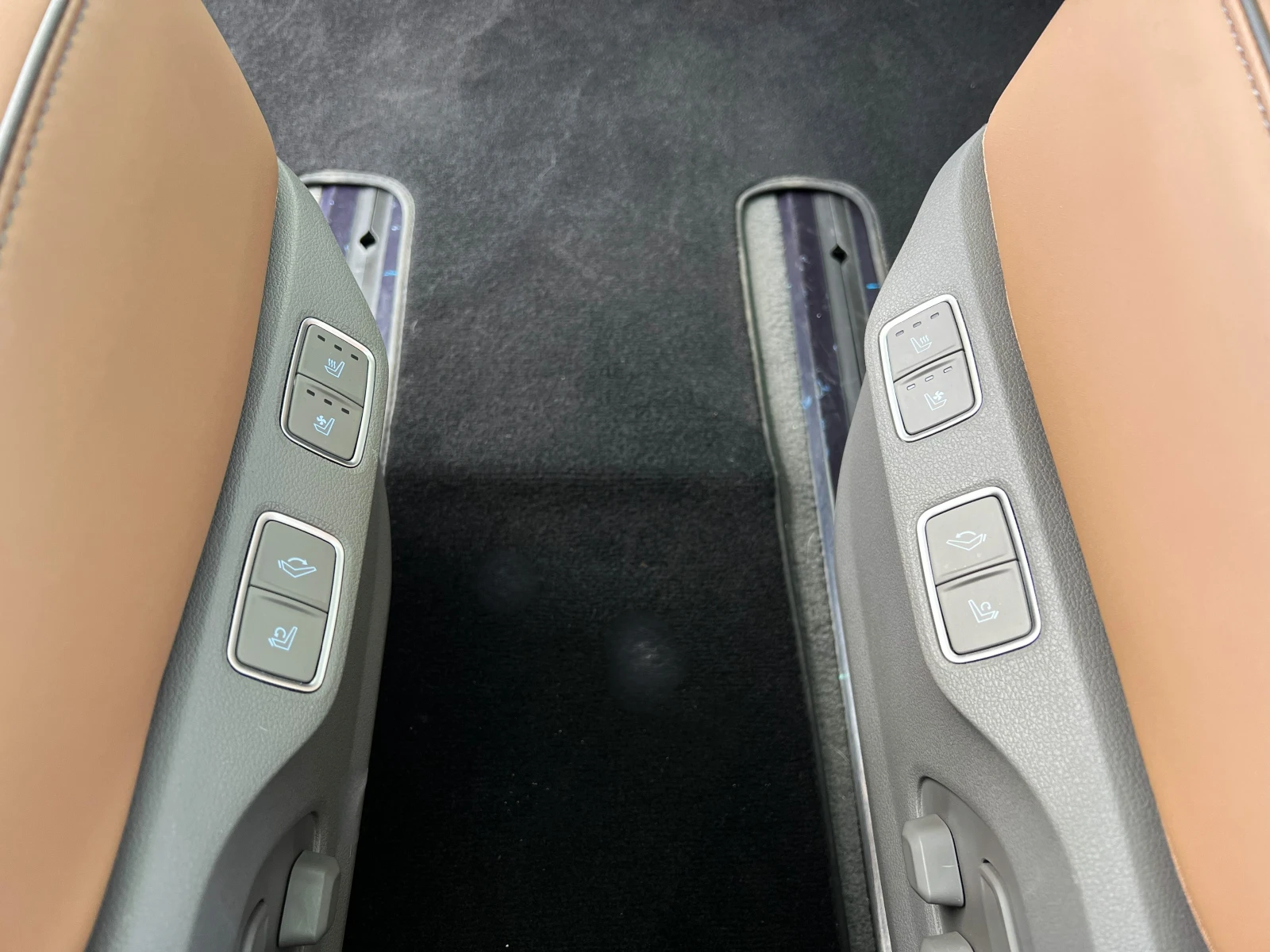 Hyundai Staria SIGANTURE / HYBRID/ BOSE/ PANO/ 7-МЕСТЕН/ ГАРАНЦИЯ, снимка 14 - Автомобили и джипове - 56210744