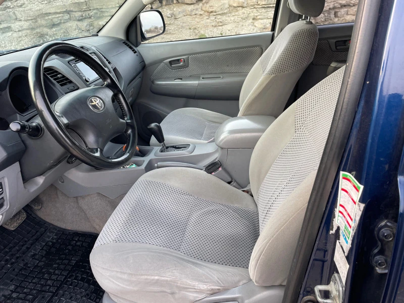 Toyota Hilux 3.0, снимка 13 - Автомобили и джипове - 49471109