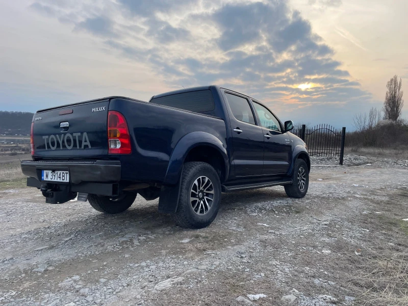 Toyota Hilux 3.0, снимка 5 - Автомобили и джипове - 47165305