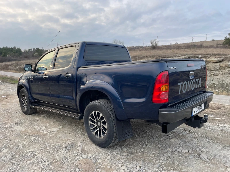 Toyota Hilux 3.0, снимка 6 - Автомобили и джипове - 47165305