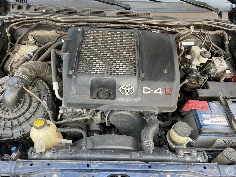 Toyota Hilux 3.0, снимка 7 - Автомобили и джипове - 49471109