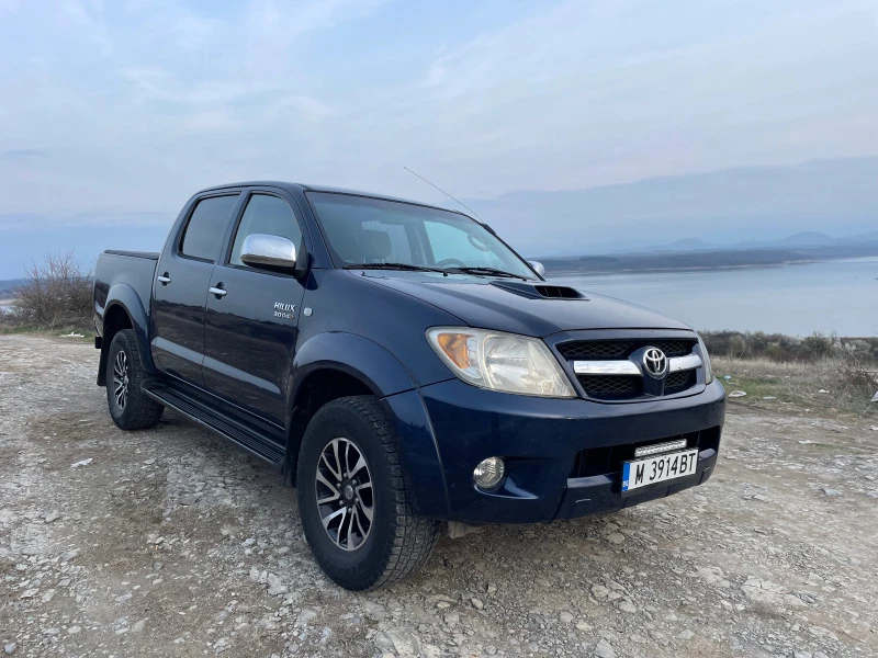 Toyota Hilux 3.0, снимка 2 - Автомобили и джипове - 49471109