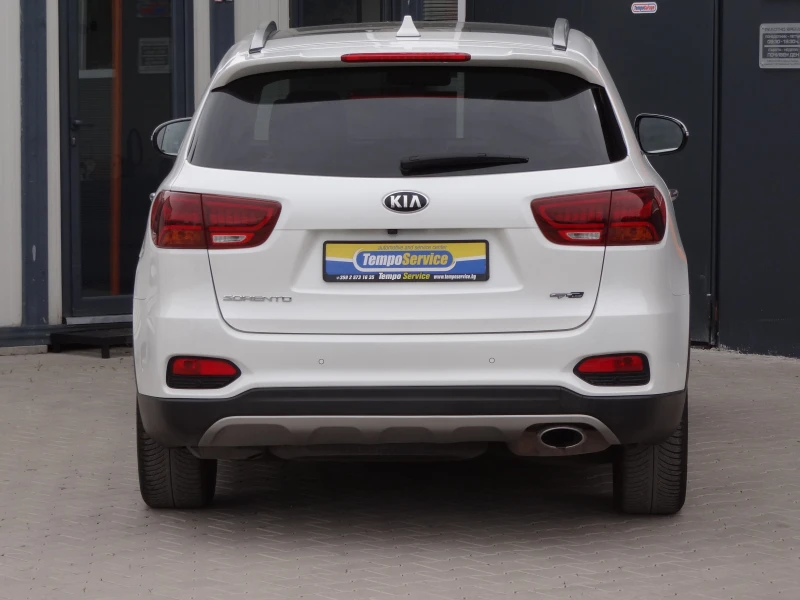 Kia Sorento 2.0crdi/GT-Line/4x4/Auto/Koja/Camera360/Distronic/, снимка 4 - Автомобили и джипове - 50229567