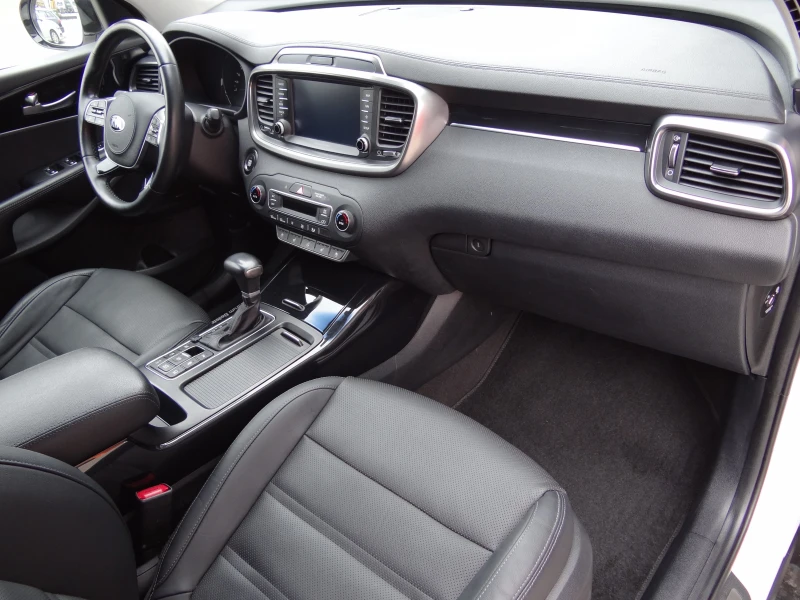 Kia Sorento 2.0crdi/GT-Line/4x4/Auto/Koja/Camera360/Distronic/, снимка 10 - Автомобили и джипове - 50229567