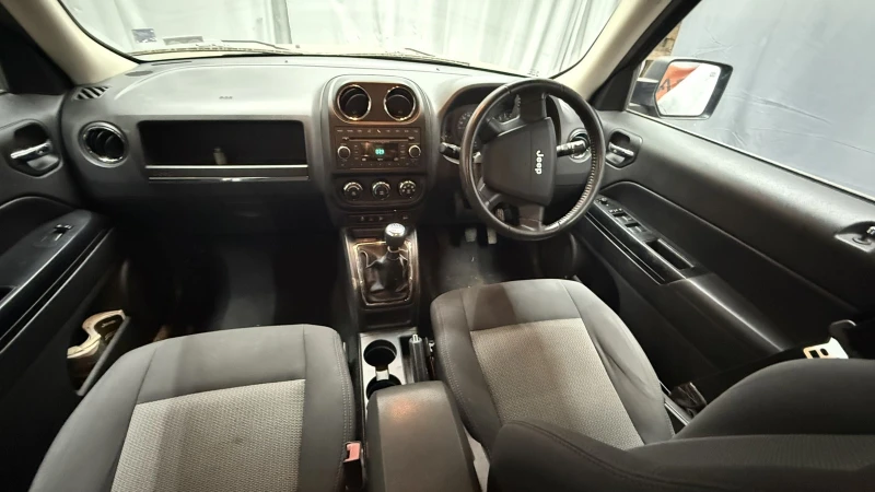 Jeep Patriot, снимка 2 - Автомобили и джипове - 52286444