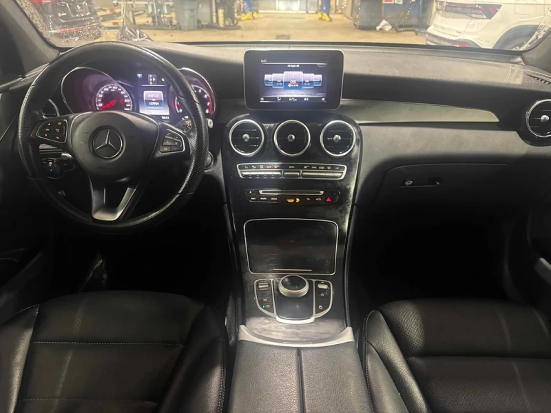 Mercedes-Benz GLC * 300 * CARFAX * ЦЕНА ДО БГ, снимка 9 - Автомобили и джипове - 53462367
