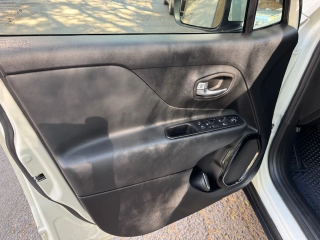 Jeep Renegade 2.4 LPG, снимка 11 - Автомобили и джипове - 54572456