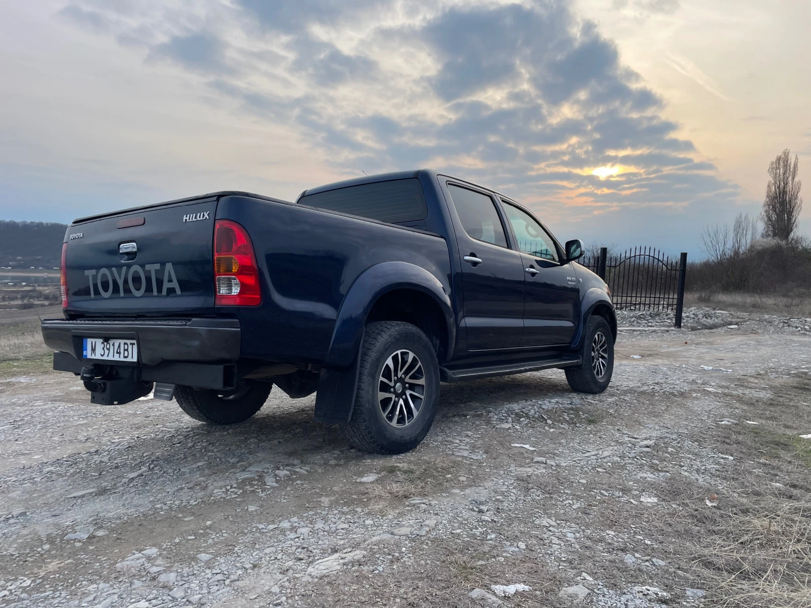 Toyota Hilux 3.0 - изображение 5