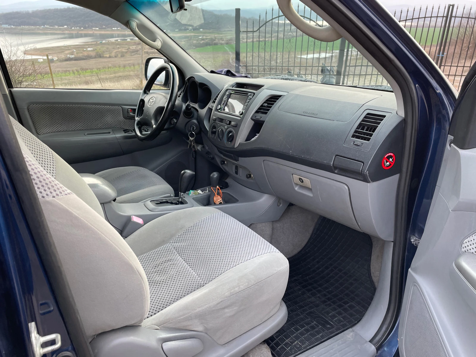 Toyota Hilux 3.0 - изображение 10