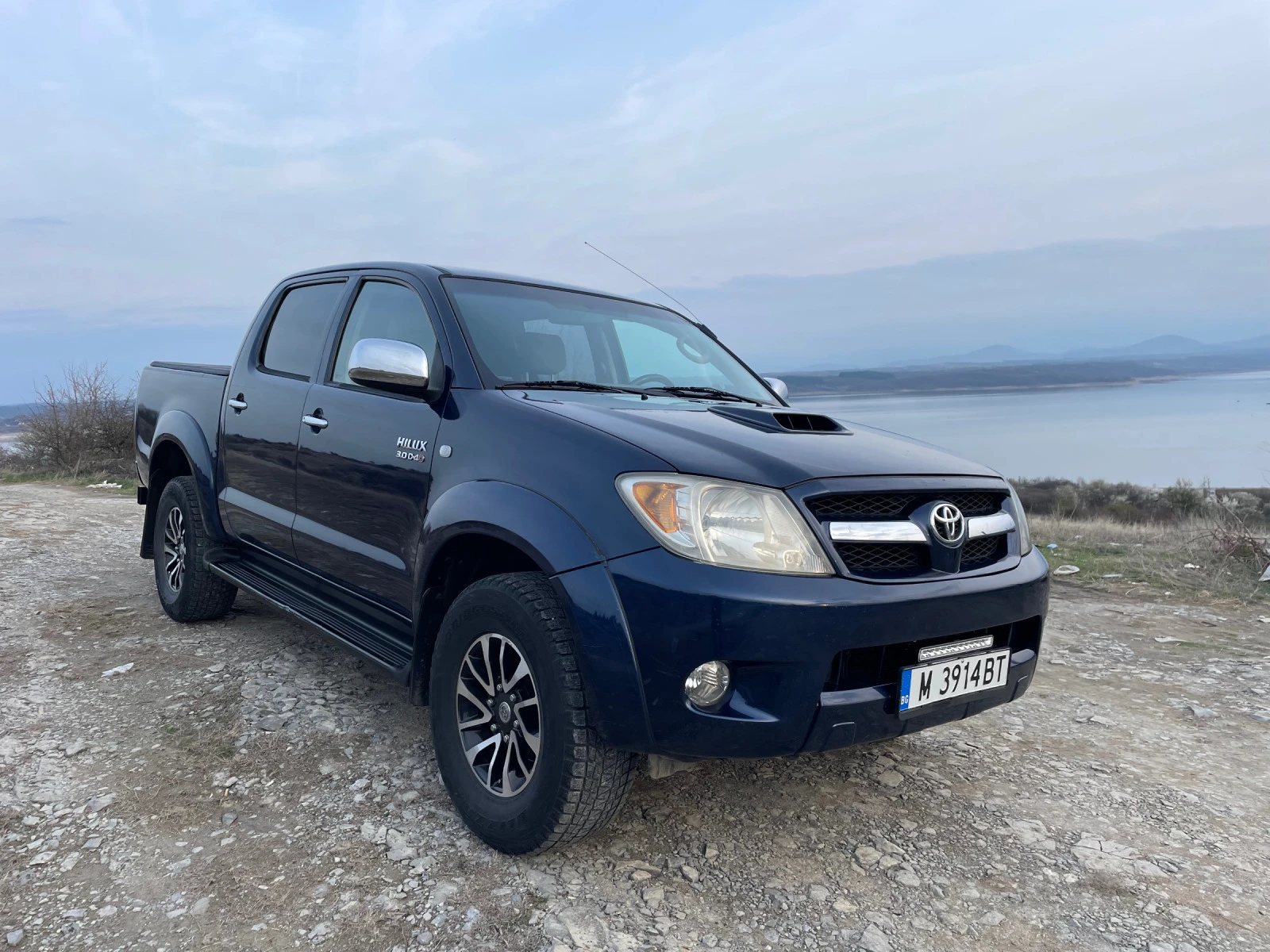 Toyota Hilux 3.0 - изображение 2