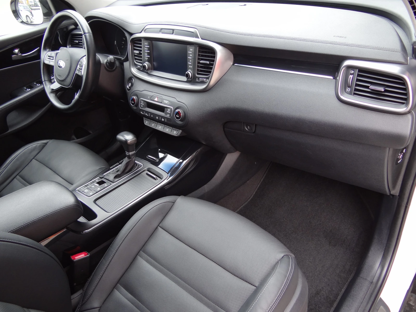 Kia Sorento 2.0crdi/GT-Line/4x4/AUTO/KOJA/Camera360/DISTRONIK/ - изображение 10
