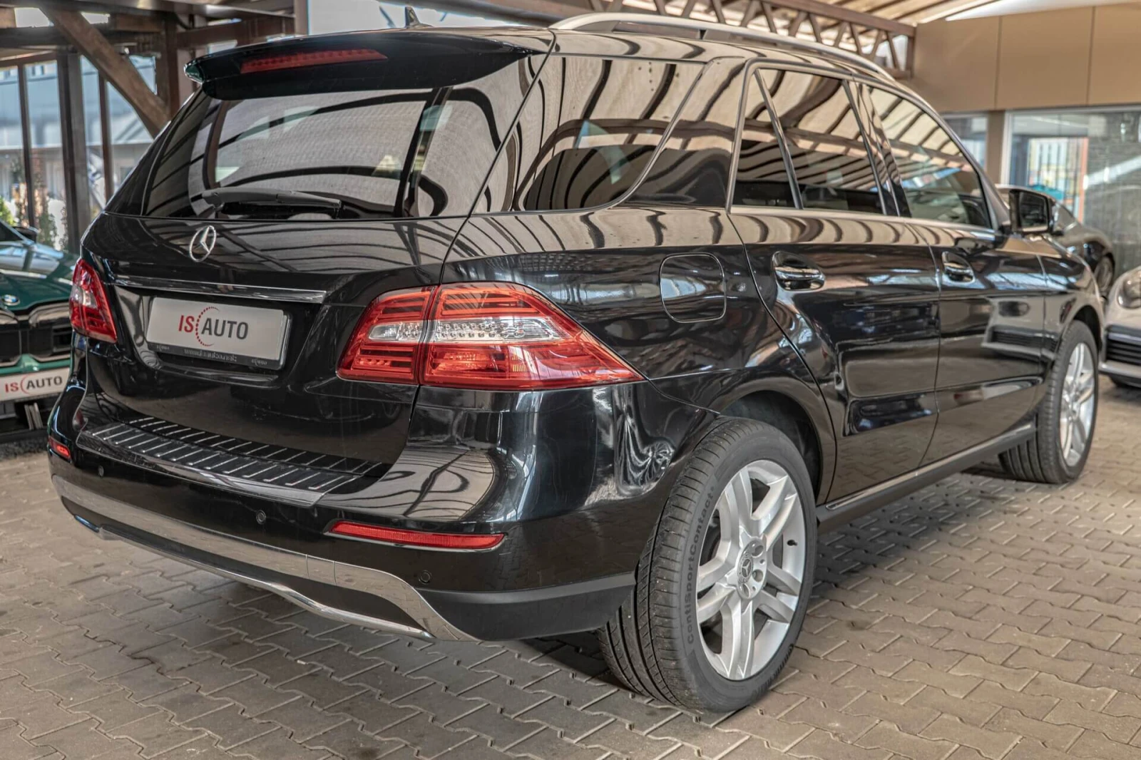 Mercedes-Benz ML 350 BlueTEC V6 CDI/Navi/ADAPTIVE DAMPING SYSTEM/PDC/ - изображение 6