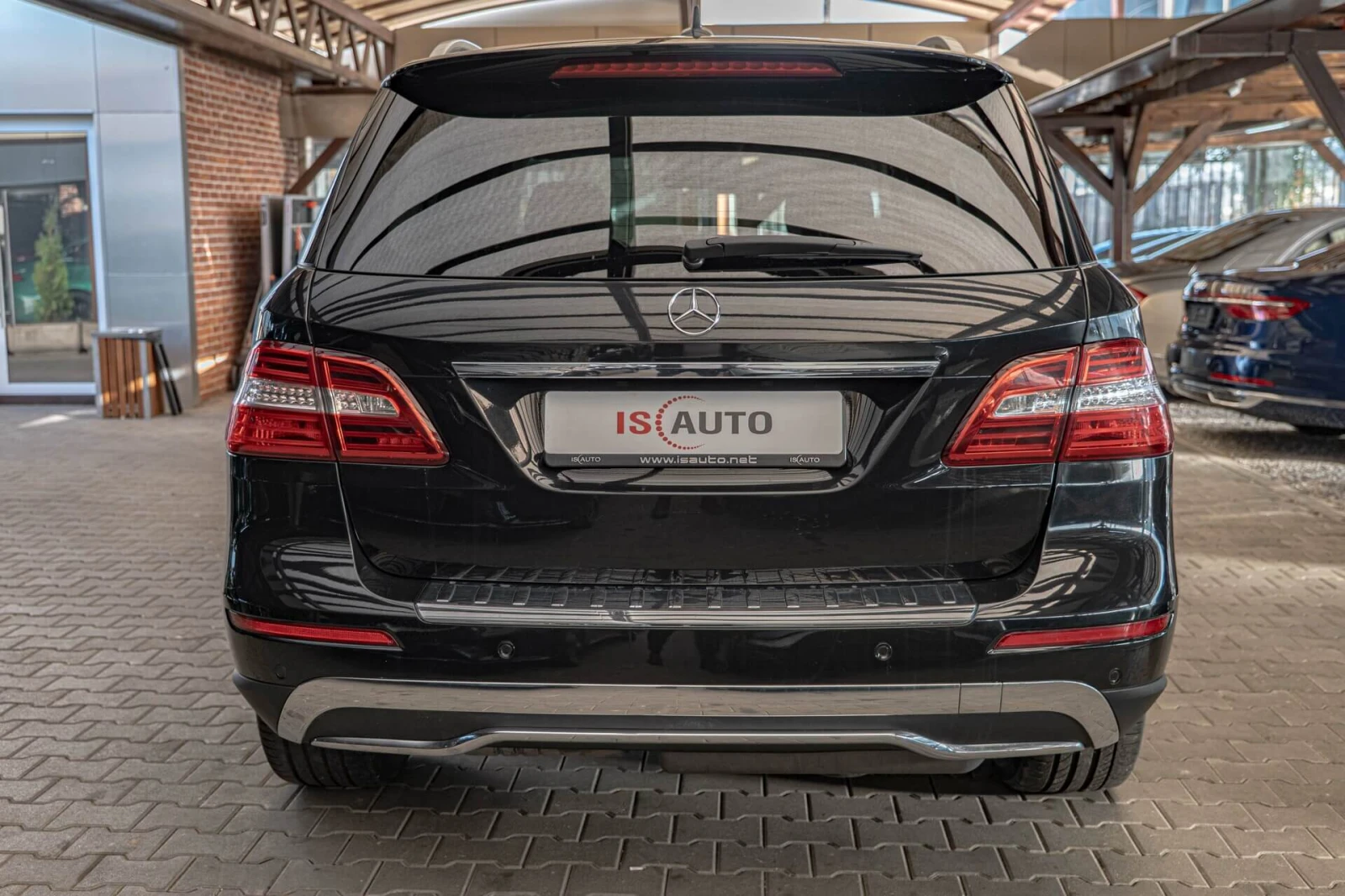 Mercedes-Benz ML 350 BlueTEC V6 CDI/Navi/ADAPTIVE DAMPING SYSTEM/PDC/ - изображение 4