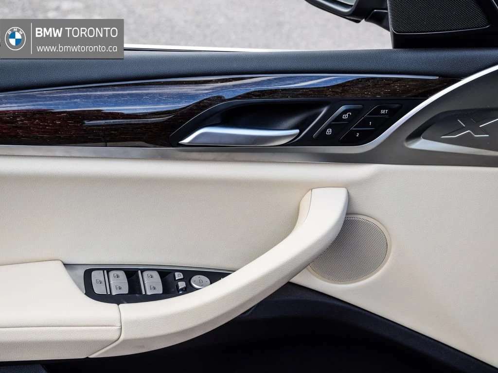 BMW X3 * xDrive30i | Essential | Low KM | No Accident | C | Mobile.bg   12