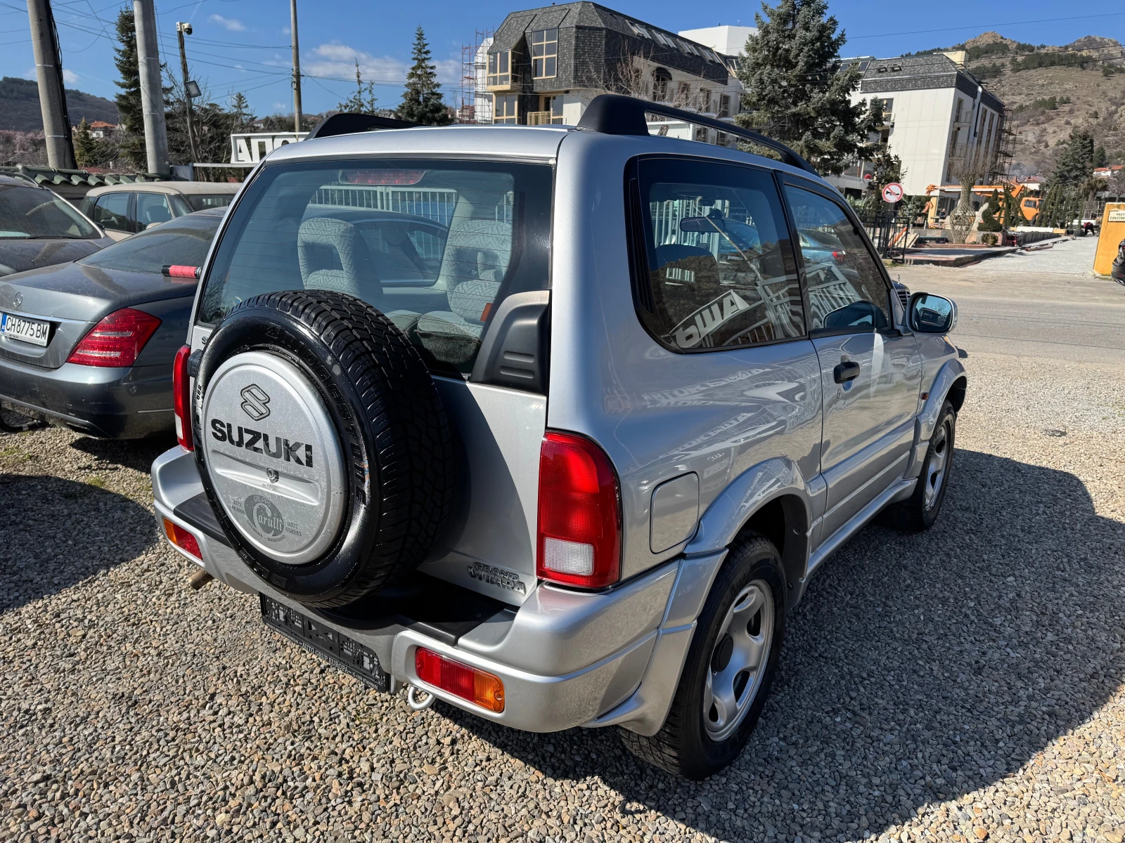 Suzuki Grand vitara 1.6i 94kc, снимка 5 - Автомобили и джипове - 53747787