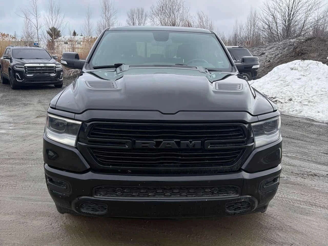 Dodge RAM 1500 Laramie/ОБДУХВАНЕ/ПАНОРАМА/ВТОРИ ГУМИ И ДЖАНТИ, снимка 2 - Автомобили и джипове - 54057884