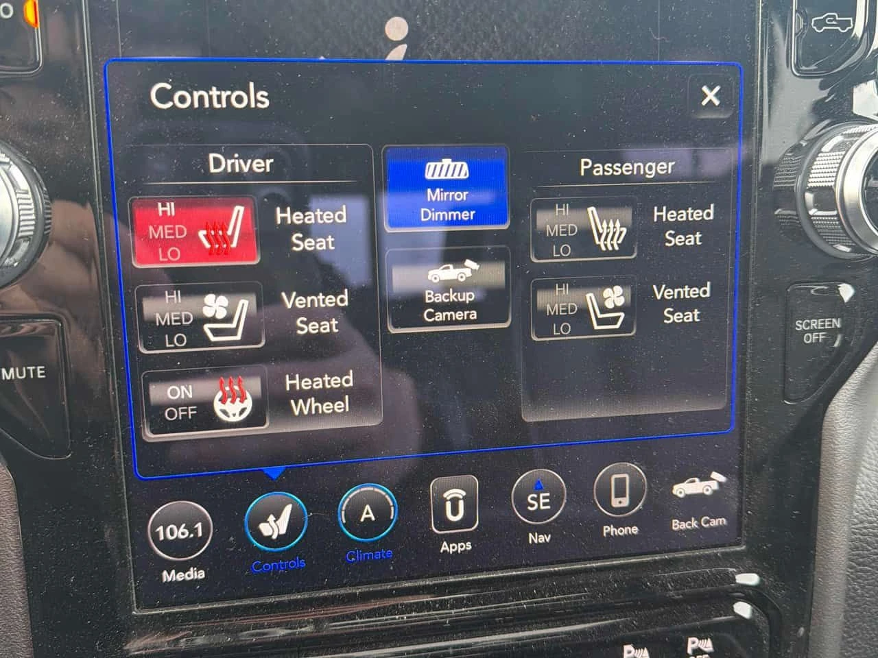 Dodge RAM 1500 Laramie/ОБДУХВАНЕ/ПАНОРАМА/ВТОРИ ГУМИ И ДЖАНТИ, снимка 13 - Автомобили и джипове - 54057884