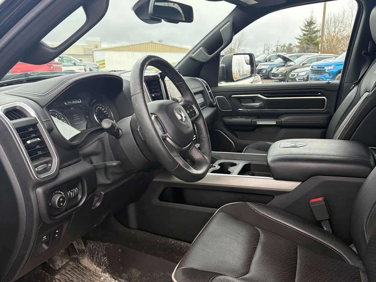 Dodge RAM 1500 Laramie/ОБДУХВАНЕ/ПАНОРАМА/ВТОРИ ГУМИ И ДЖАНТИ, снимка 7 - Автомобили и джипове - 54057884