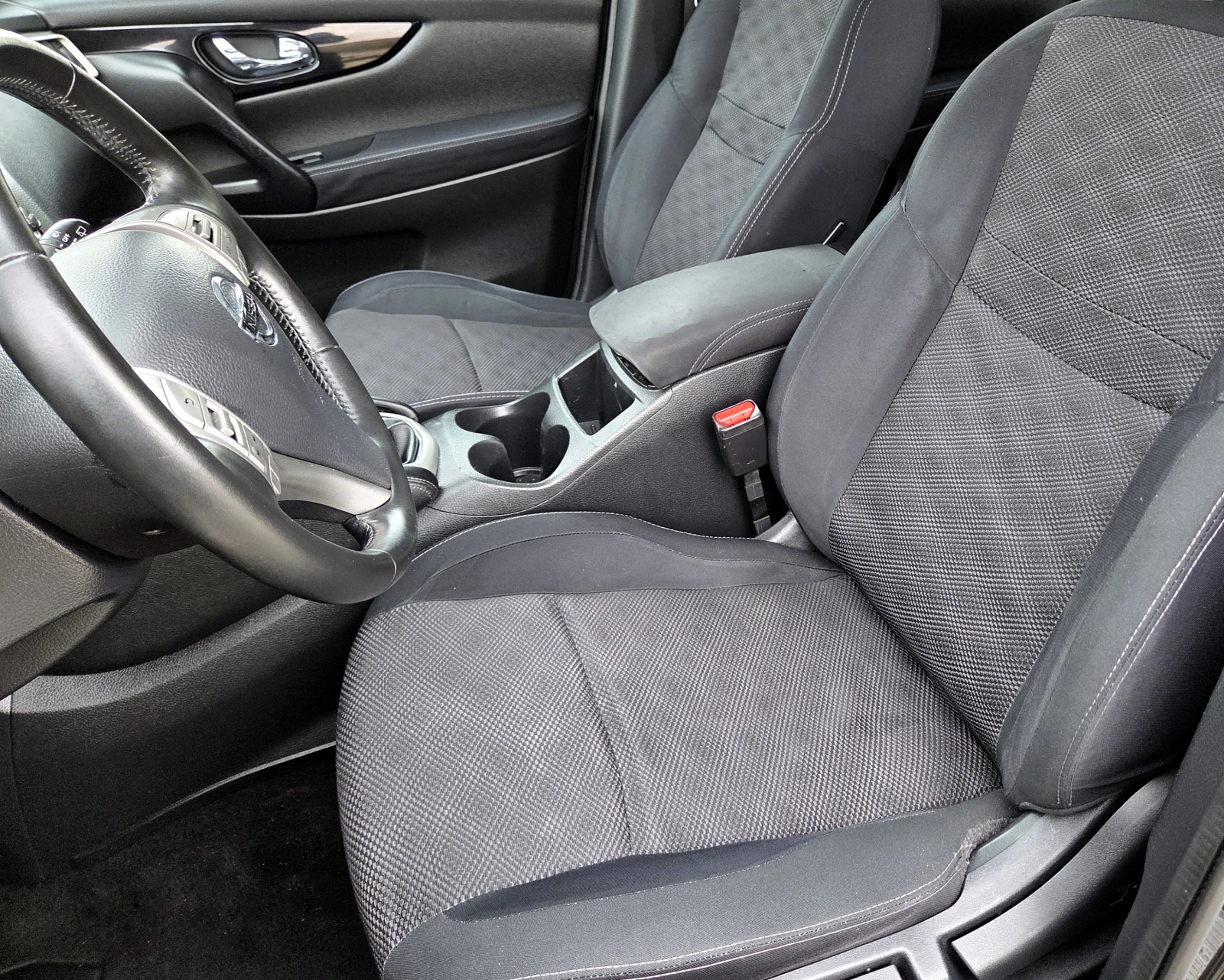 Nissan Qashqai 1.5dci 110кс., снимка 6 - Автомобили и джипове - 54203846