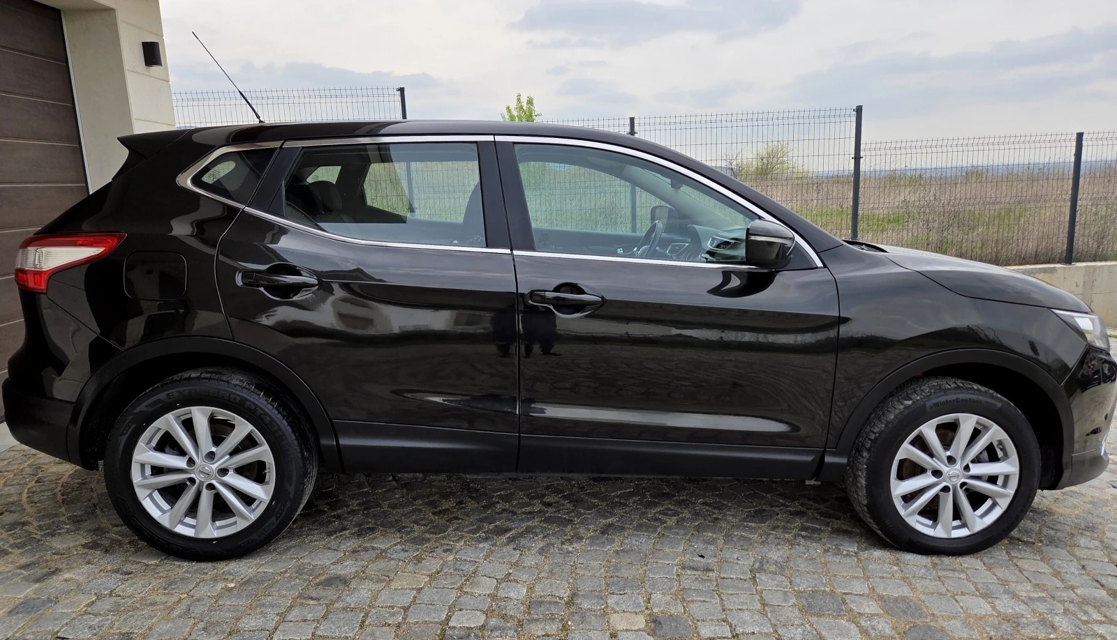 Nissan Qashqai 1.5dci 110кс., снимка 2 - Автомобили и джипове - 54203846