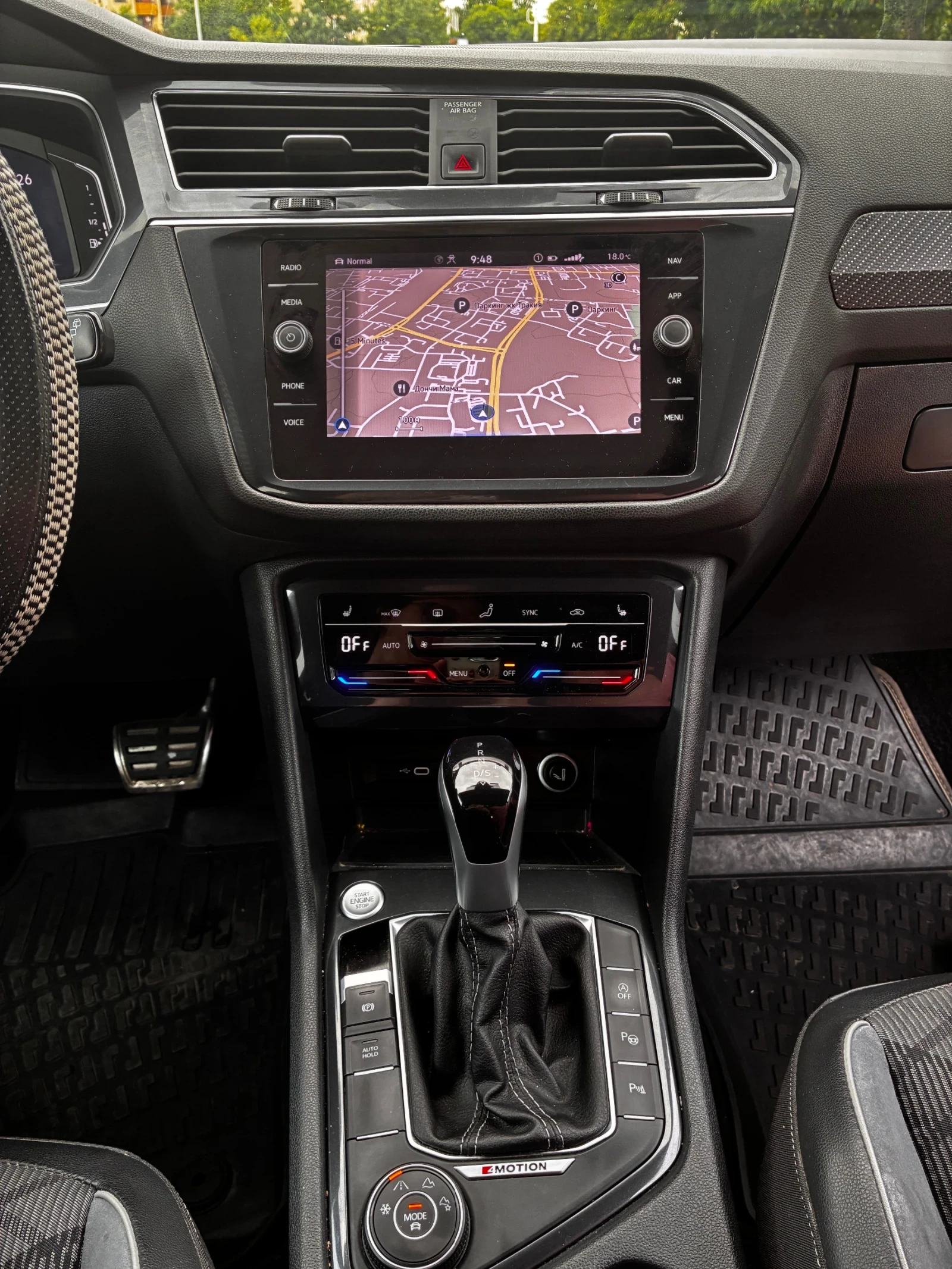 VW Tiguan Allspace Allspace R-line 4-motion още 30 месеца гаранция, снимка 9 - Автомобили и джипове - 54892377