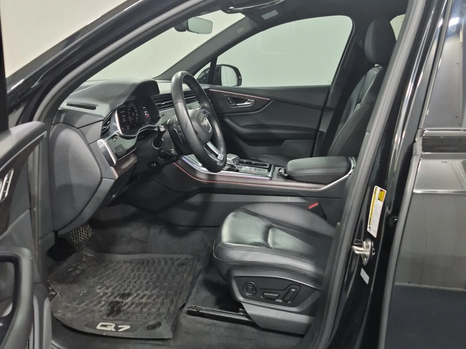 Audi Q7 Progressive* ОБДУХВАНЕ * ПАНОРАМА * , снимка 8 - Автомобили и джипове - 54973400